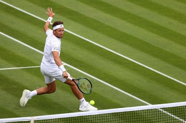  阿尔卡拉斯青春风暴，温网决赛创历史佳绩