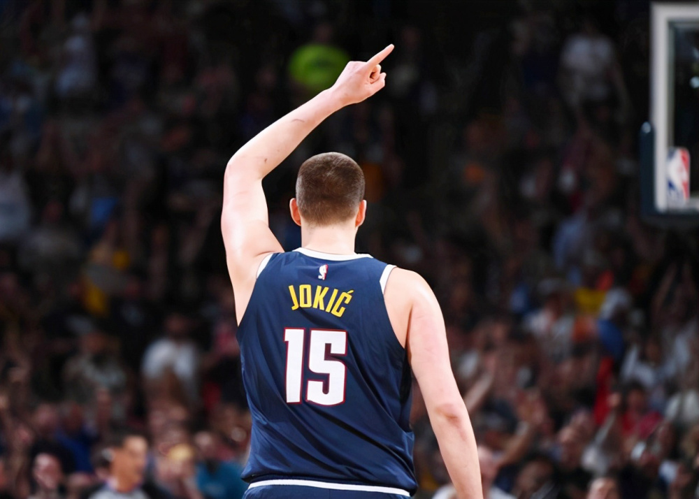  约基奇三双助掘金主场力克爵士