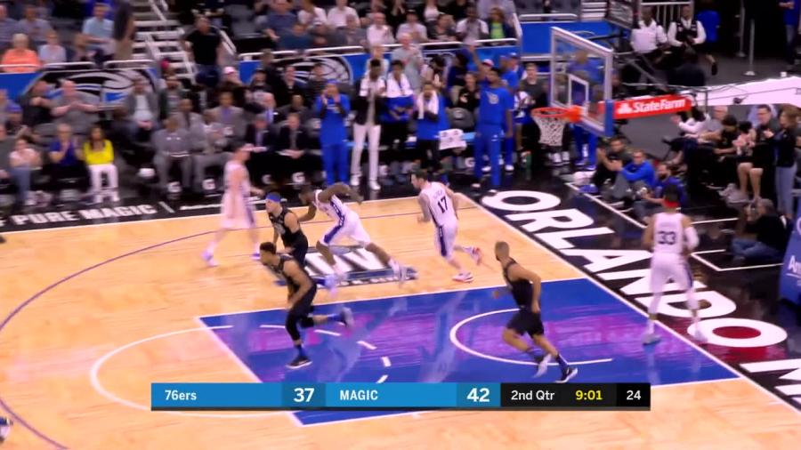  快攻反击行云流水打出团队风采