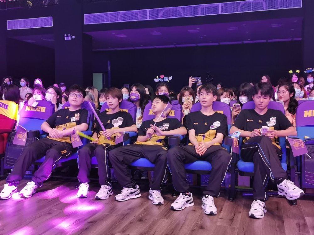  年度最佳选手评选启动，群雄逐鹿荣誉之争