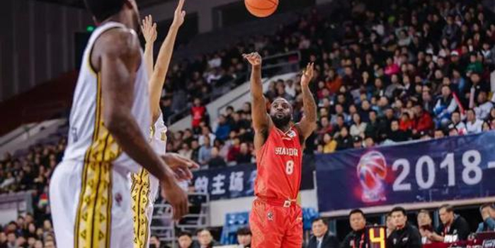  北控男篮防守漏勺遭广东宏远痛击