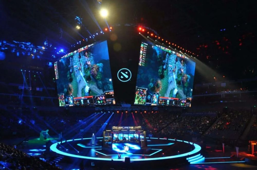  电竞跨界合作频现，商业价值日益凸显