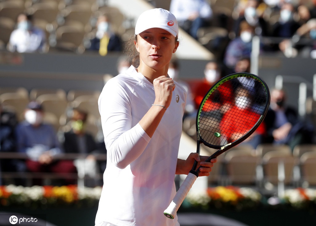  斯维亚泰克连胜纪录延续，罗兰加洛斯展风采