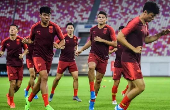  归化球员融入加速，国家队实力显著提升  