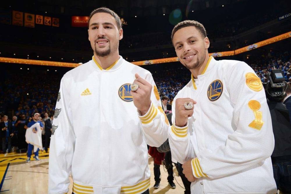  哥伦比亚锋线双煞联手破纪录