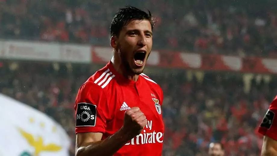  巴西新星维尼修斯闪耀欧冠赛场斩获最佳球员