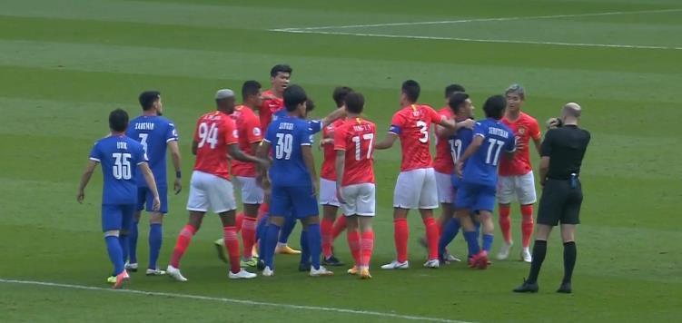  世界足坛转会窗开启，巨星流动掀波澜